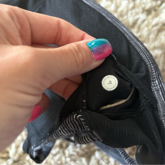 Grey lulu sports bra - Picture 3 of 3